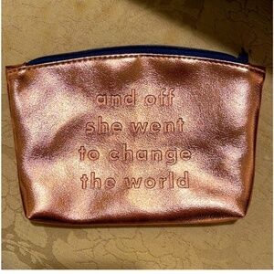 LIKE NEW Rose Gold metallic Ipsy bag FOR COLLEGE OR HIGH SCHOOL GRADUATE